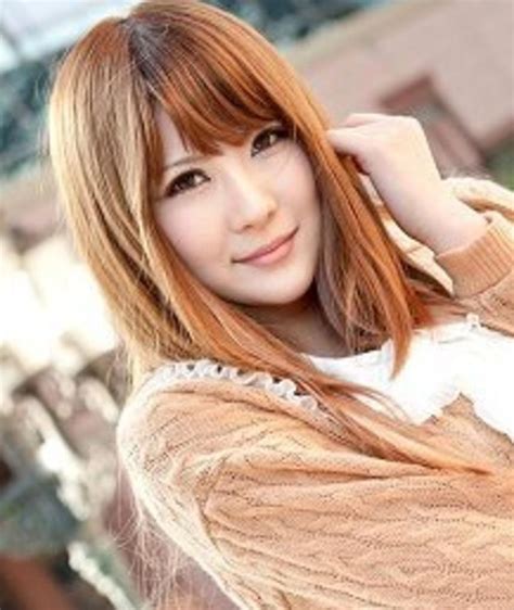 Here is one of the most popular actresses in Japan in year 2011. . Momomka nishina